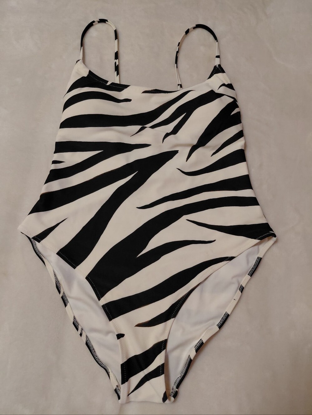 OFFERS ACCEPTED | NWT H&M Zebra Print One Piece Swimsuit Size S Padded